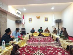 PLN Icon Plus Tebar Kebahagiaan dengan Berbagi Makanan di Masjid Al-Fattah